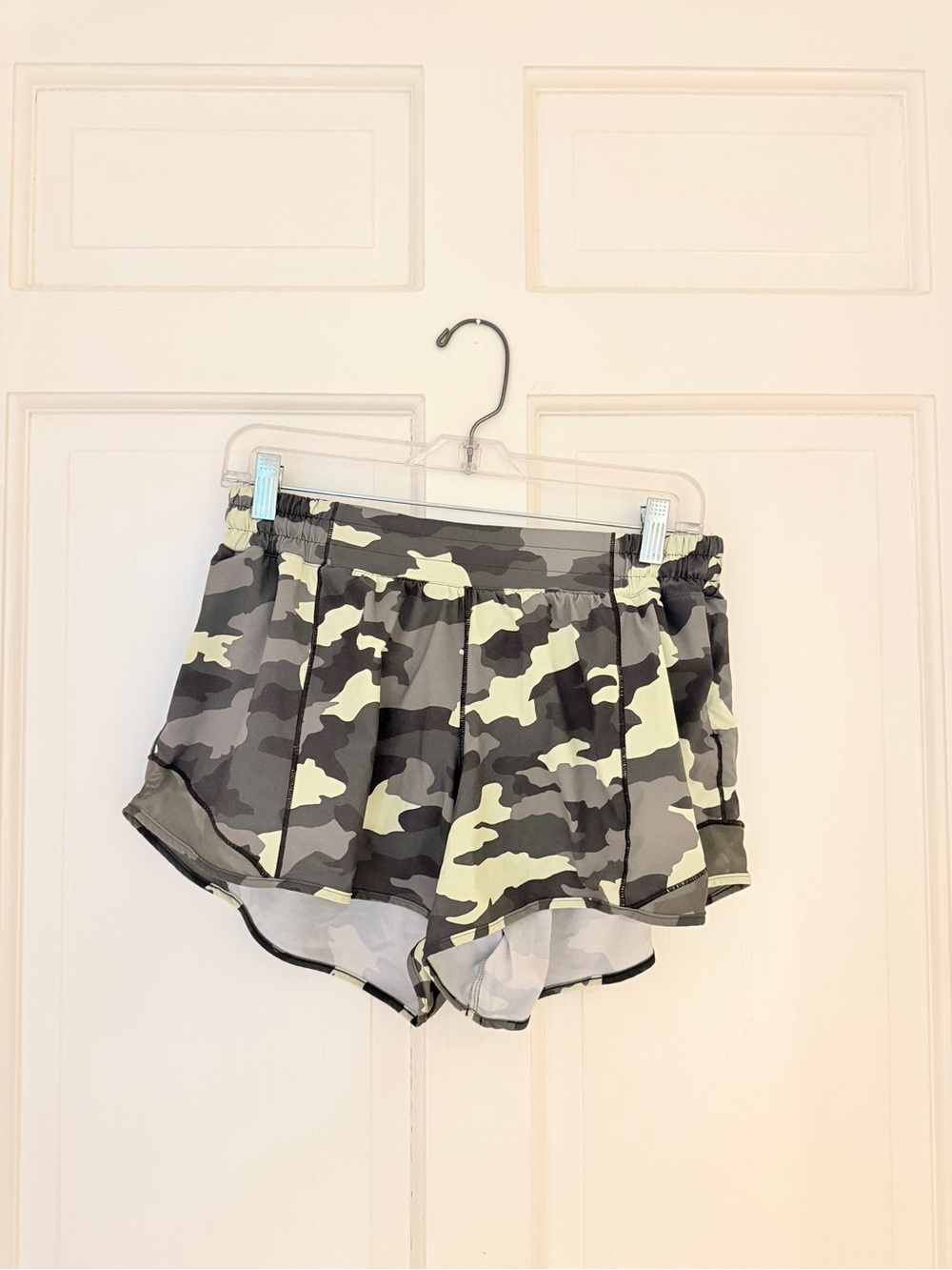 lululemon athletica Women's Gray Camouflage Running Shorts